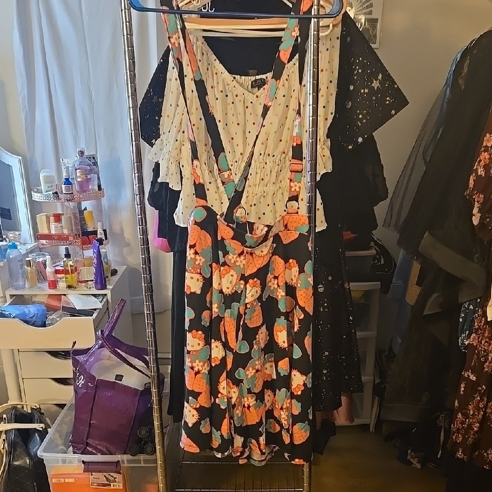 Hot topic plus size hello kitty size 3 Suspender Skirt